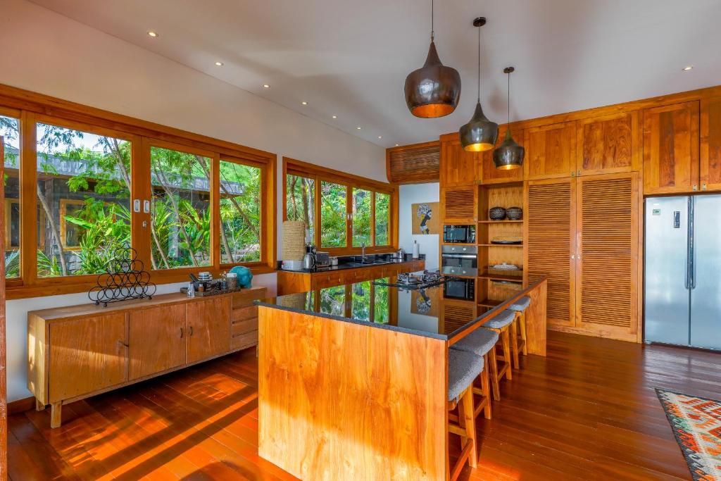 Kuchyň nebo kuchyňský kout v ubytování Paradise Garage Komodo Villa