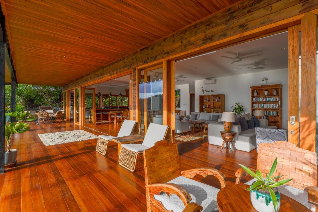 Posezení v ubytování Paradise Garage Komodo Villa