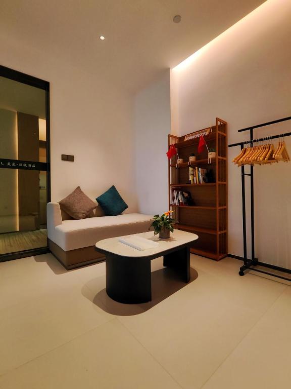 Postel nebo postele na pokoji v ubytování Mehood Lestie International Hotel Panyu Wanbo Yuangang Metro Station Branch - Free Shuttle Bus to Canton Fair Complex During Canton Fair Period & Free afternoon tea & Free midnight snack & Free VPN Internet Access