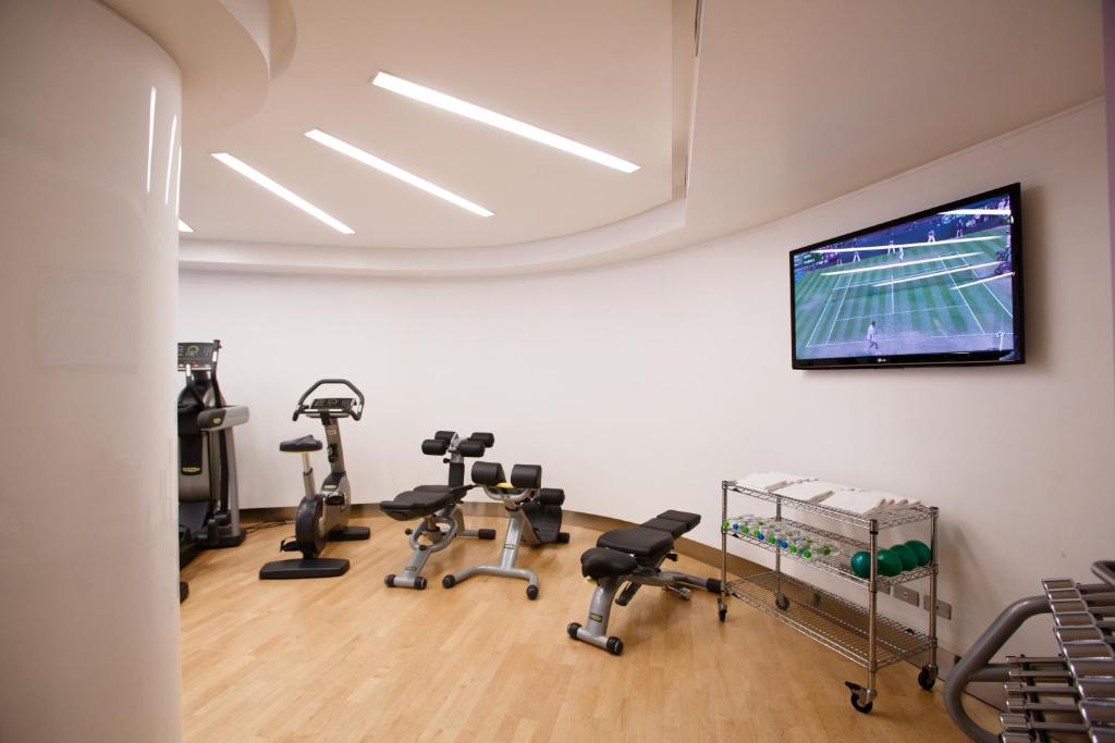 Fitness centrum a/nebo fitness zařízení v ubytování Albani Hotel Roma