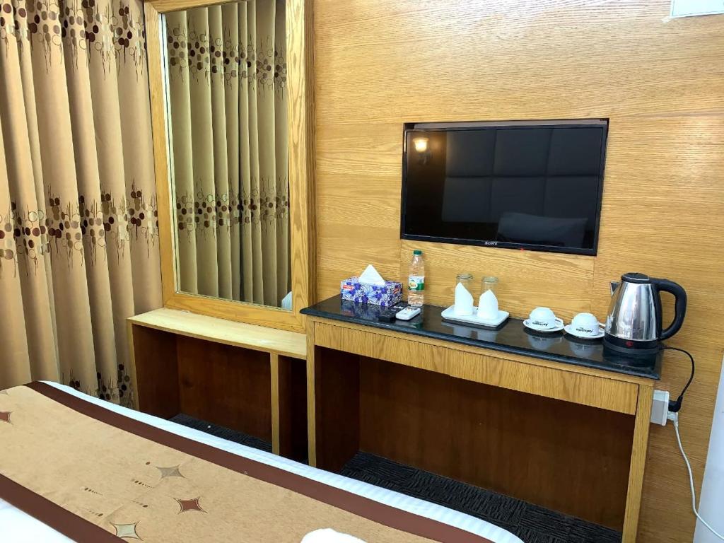 Ambassador Runway Hotel - Deluxe Double Room