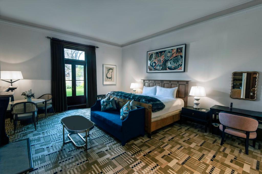 Postel nebo postele na pokoji v ubytování Islington Hotel