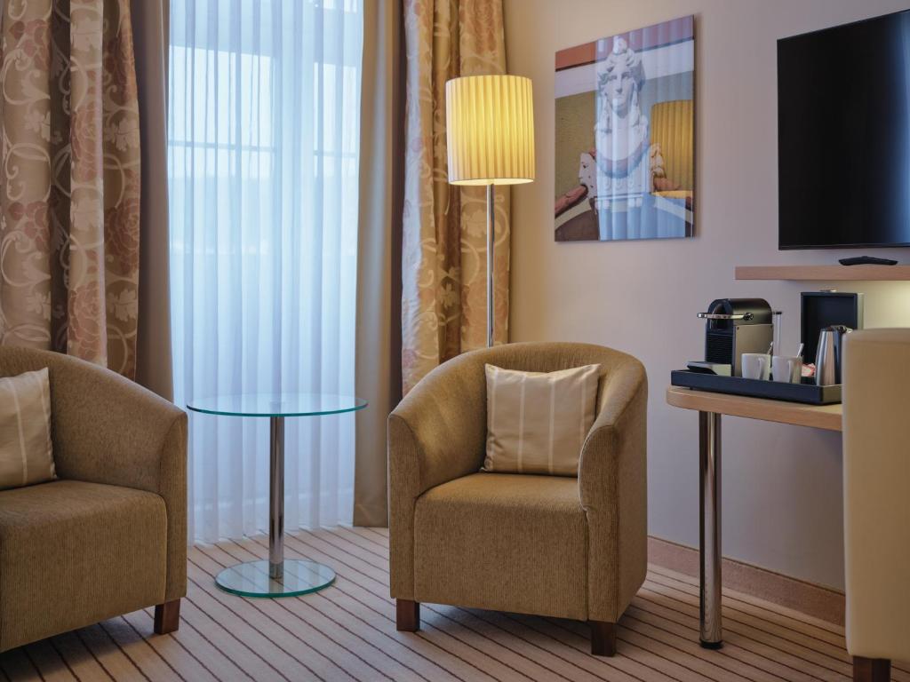 TV a/nebo společenská místnost v ubytování Steigenberger Hotel Bad Neuenahr
