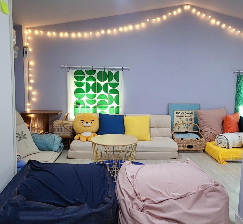 Posezení v ubytování Casa Blue"머무는 여행자를 위한 밤의 감성 공간 in 경주" 황리단길5분,도보여행,독채,호스트 정보 확인 필수