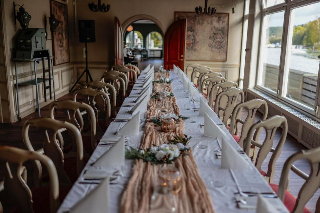 Restaurace v ubytování Hotel Fars Hatt