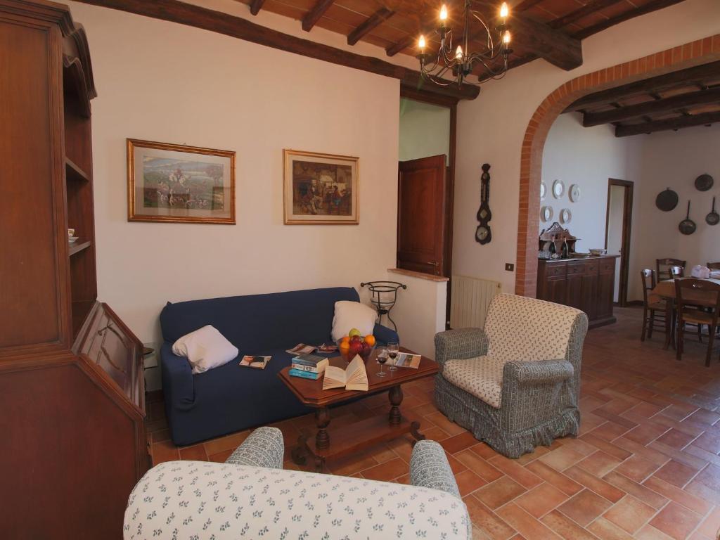 Posedenie v ubytovaní Traditional Farmhouse in Toscana with Swimming Pool
