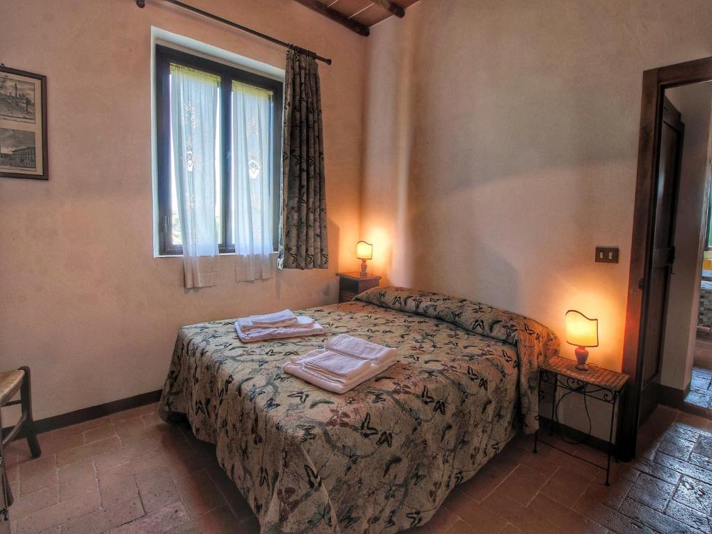 Posteľ alebo postele v izbe v ubytovaní Traditional Farmhouse in Toscana with Swimming Pool