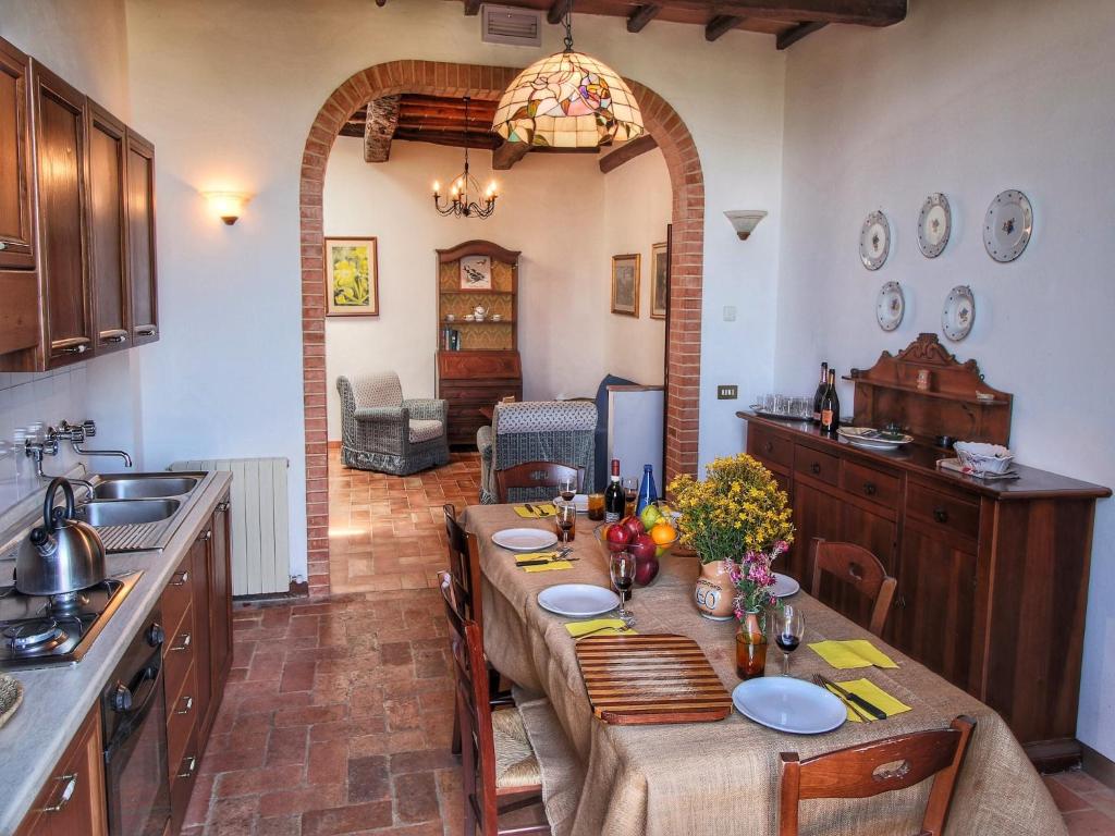 Kuchyňa alebo kuchynka v ubytovaní Traditional Farmhouse in Toscana with Swimming Pool