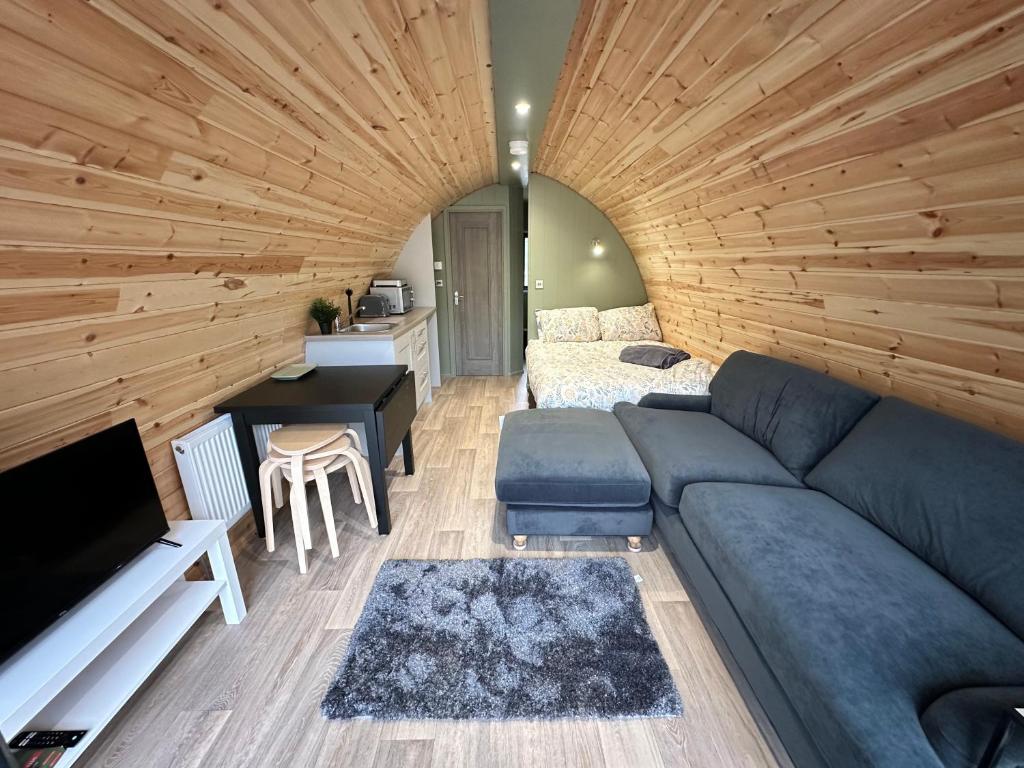 Fernhill Valley Farm - Glamping Pod 5 (No Pets)