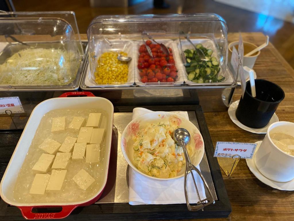 ホテルの敷地内または近くでの食事または食べ物