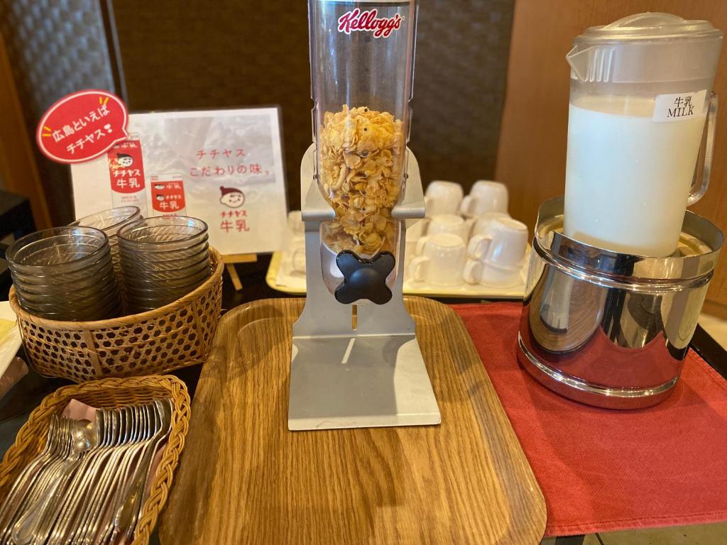 ホテルの敷地内または近くでの食事または食べ物