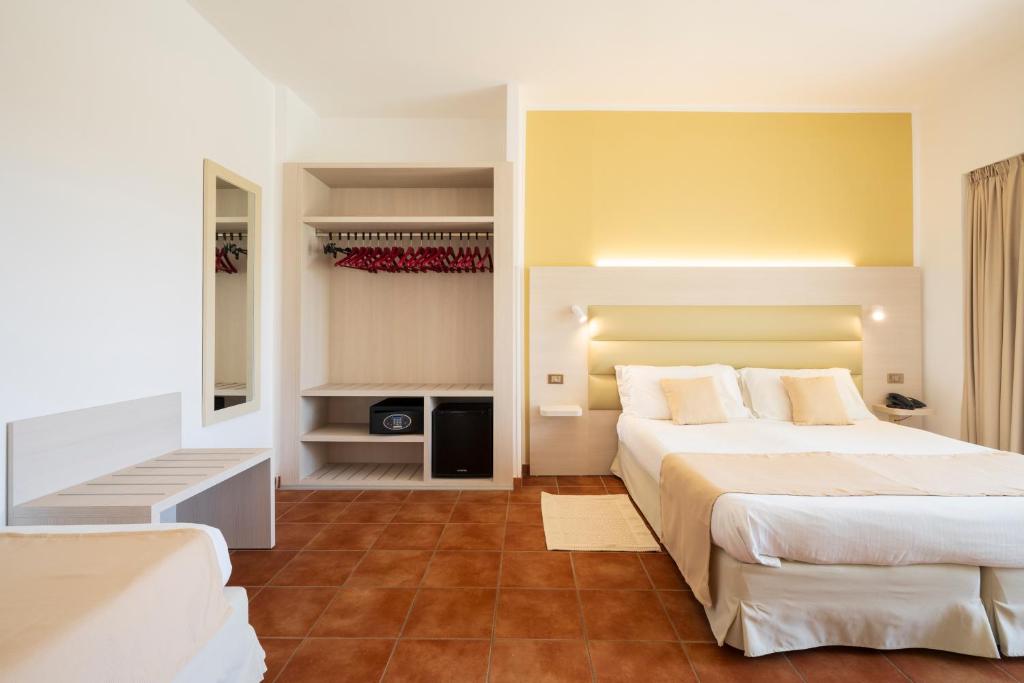 Hotel Florida - Drievoudige Kamer Met Uitzicht Op Zee Of Zwembad
