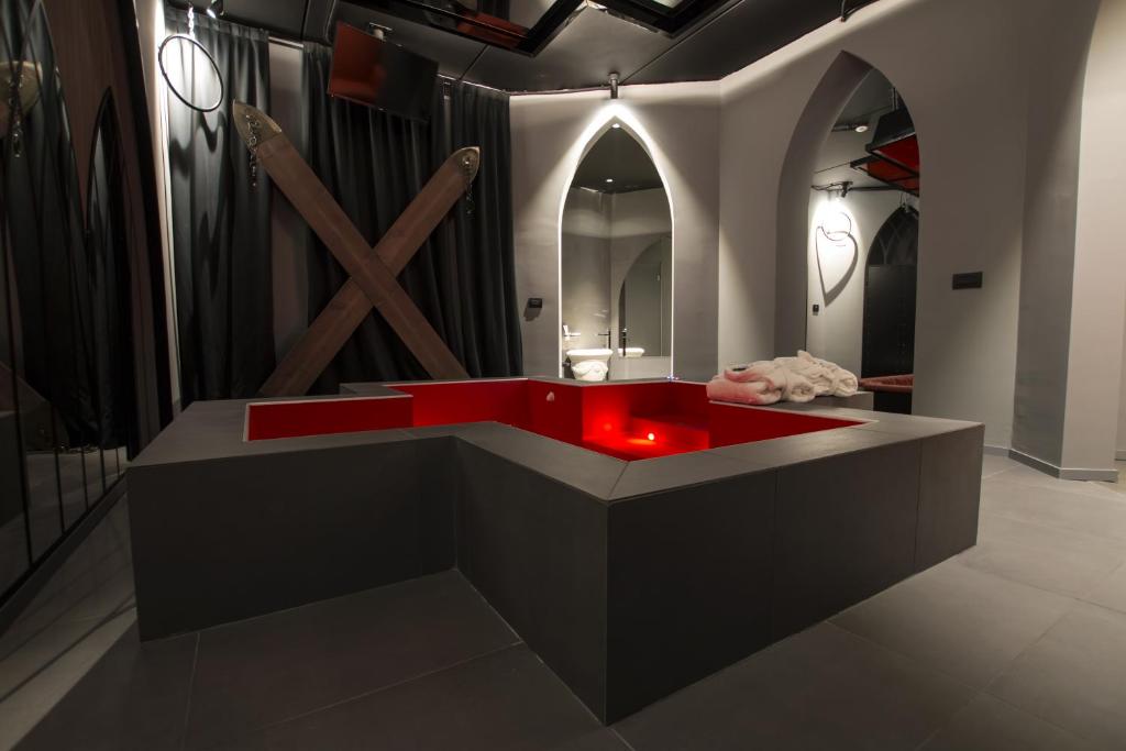 Emotional Grand Motel - Suite With Private Pool