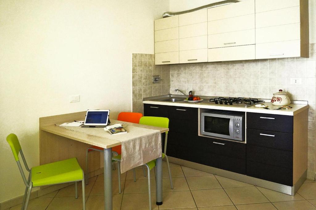 Kuchyňa alebo kuchynka v ubytovaní Apartment in Vada near restaurants
