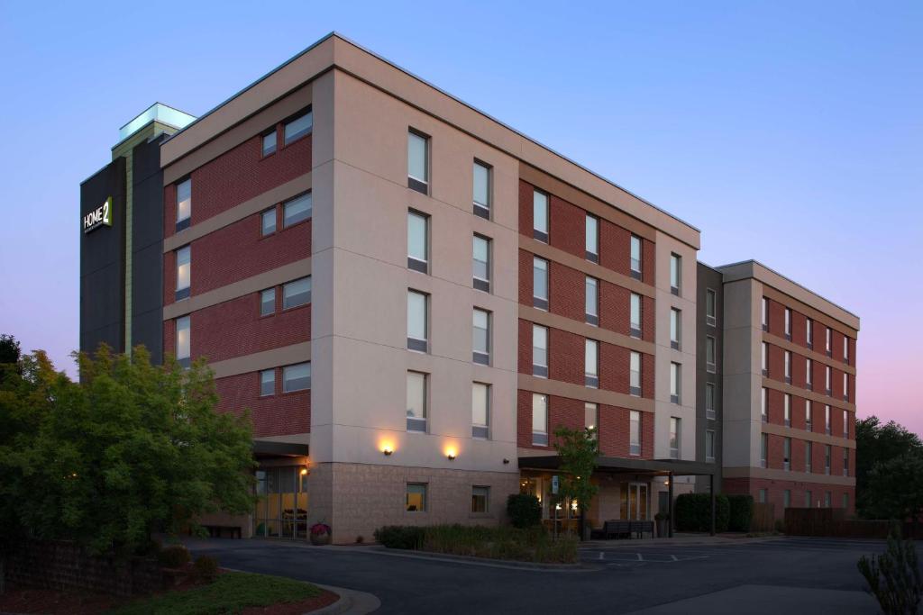 Home2 Suites by Hilton Greensboro Airport