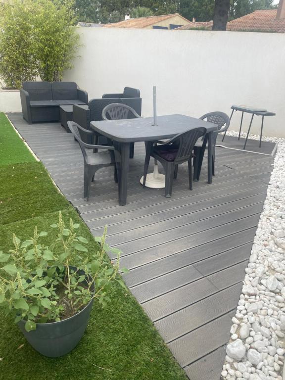 Maison avec jardin à 8 min de l'aéroport