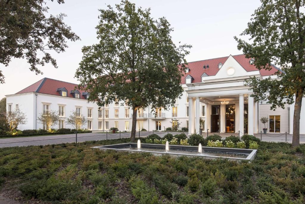 Zahrada ubytování Hilton Frankfurt Gravenbruch