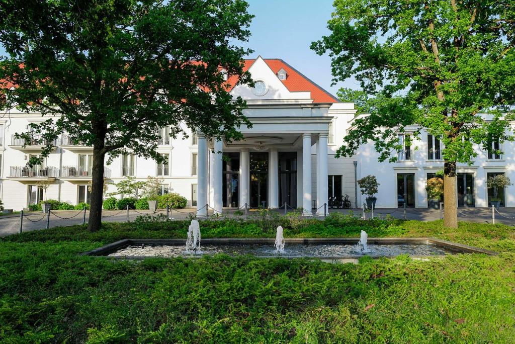 Zahrada ubytování Hilton Frankfurt Gravenbruch