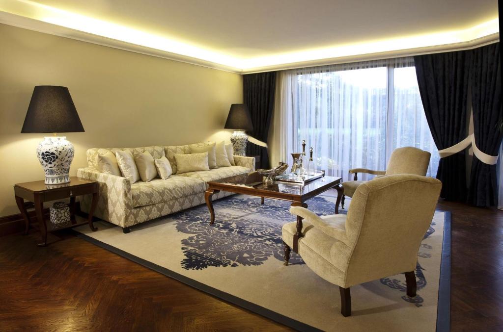 Posezení v ubytování Hilton Frankfurt Gravenbruch