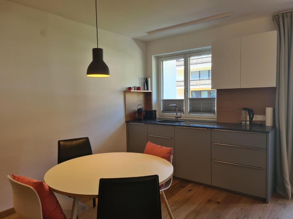 Kuchyňa alebo kuchynka v ubytovaní Appartement Bergzauber