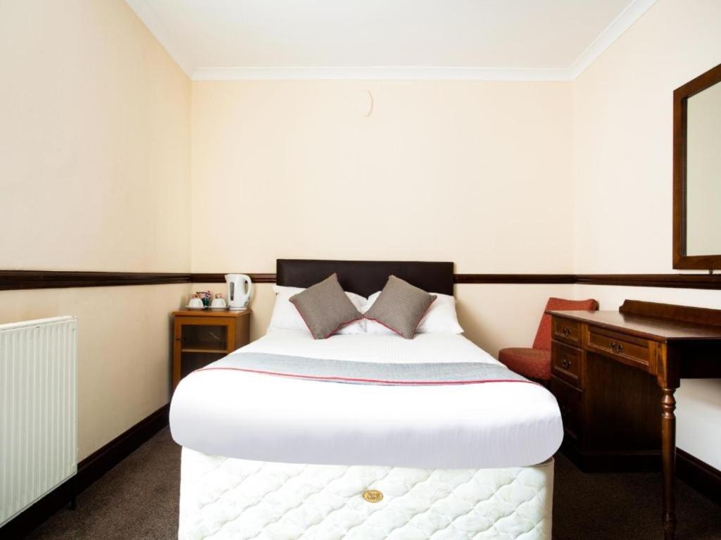 The Brunel - Deluxe Double Room