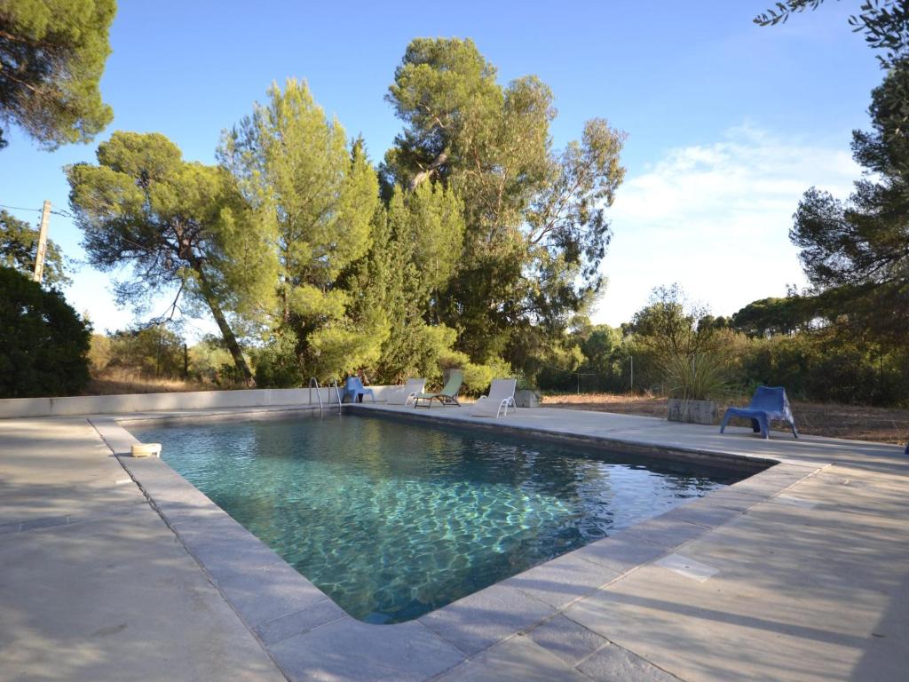 Swimmingpoolen hos eller tæt på Flat in a beautiful building with pool