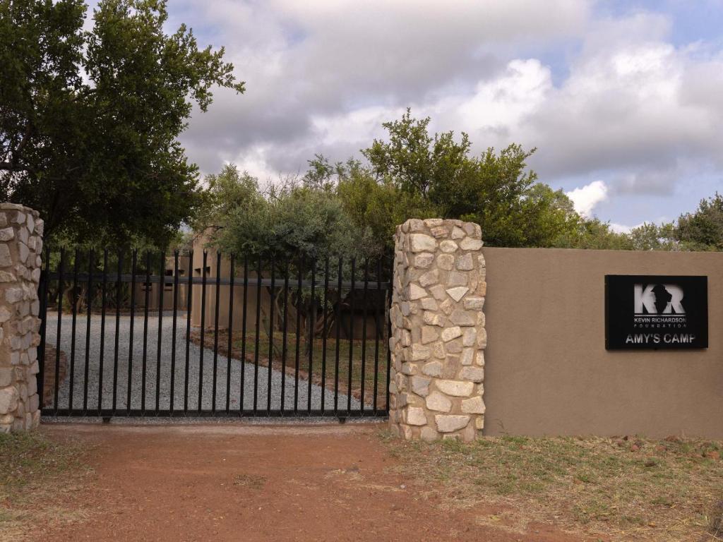 Imagem da galeria de Amy's Camp at the Kevin Richardson Foundation em Dinokeng Game Reserve