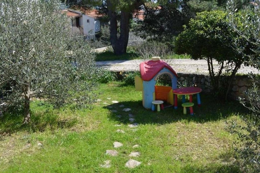 Vonkajšia záhrada v ubytovaní Apartment Martina