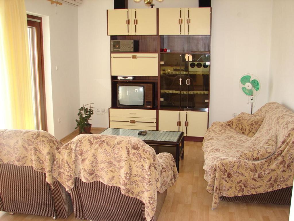 Apartments Tone