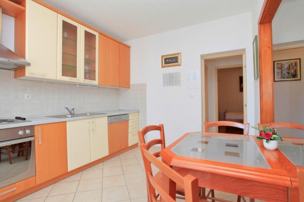 Kuchyňa alebo kuchynka v ubytovaní Apartment Jakica