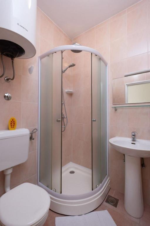 Kúpeľňa v ubytovaní Apartments Mat