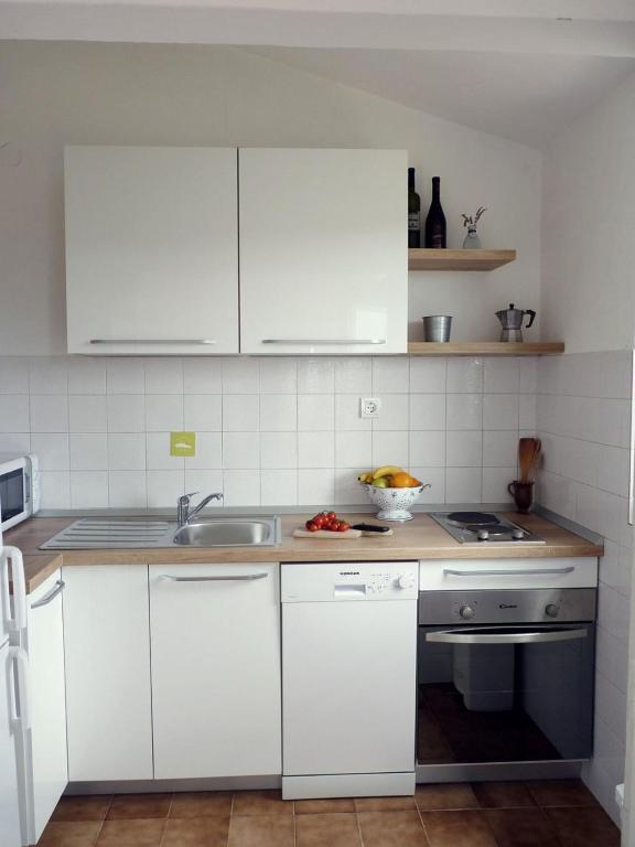 Kuchnia lub aneks kuchenny w obiekcie Apartment Zeljko