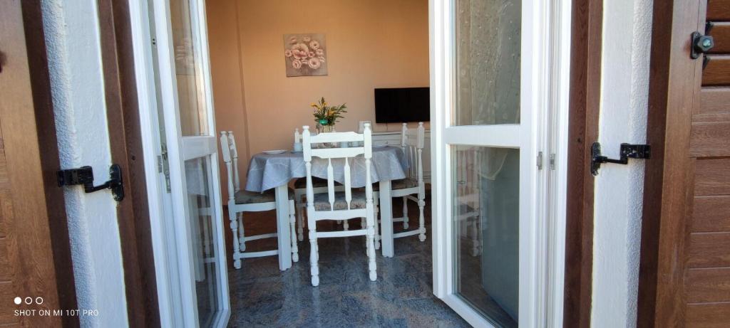 Telewizja i/lub zestaw kina domowego w obiekcie Apartment Nadica