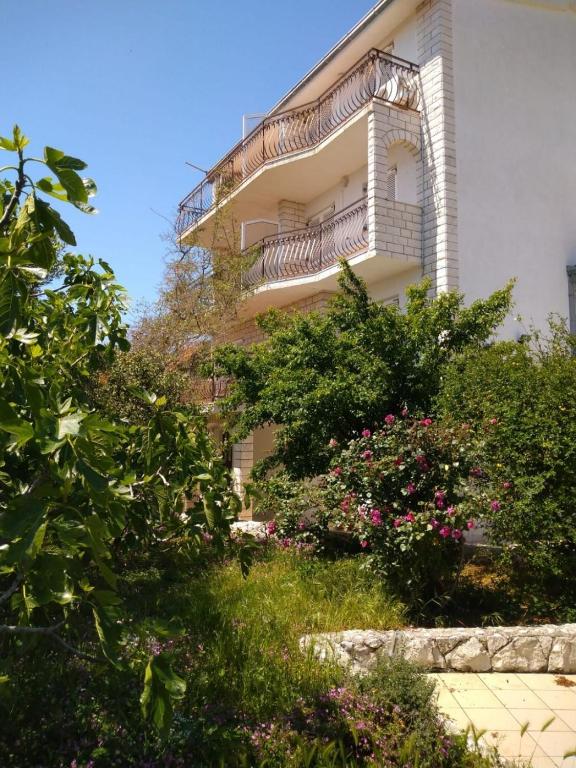 Vonkajšia záhrada v ubytovaní Apartments Filip