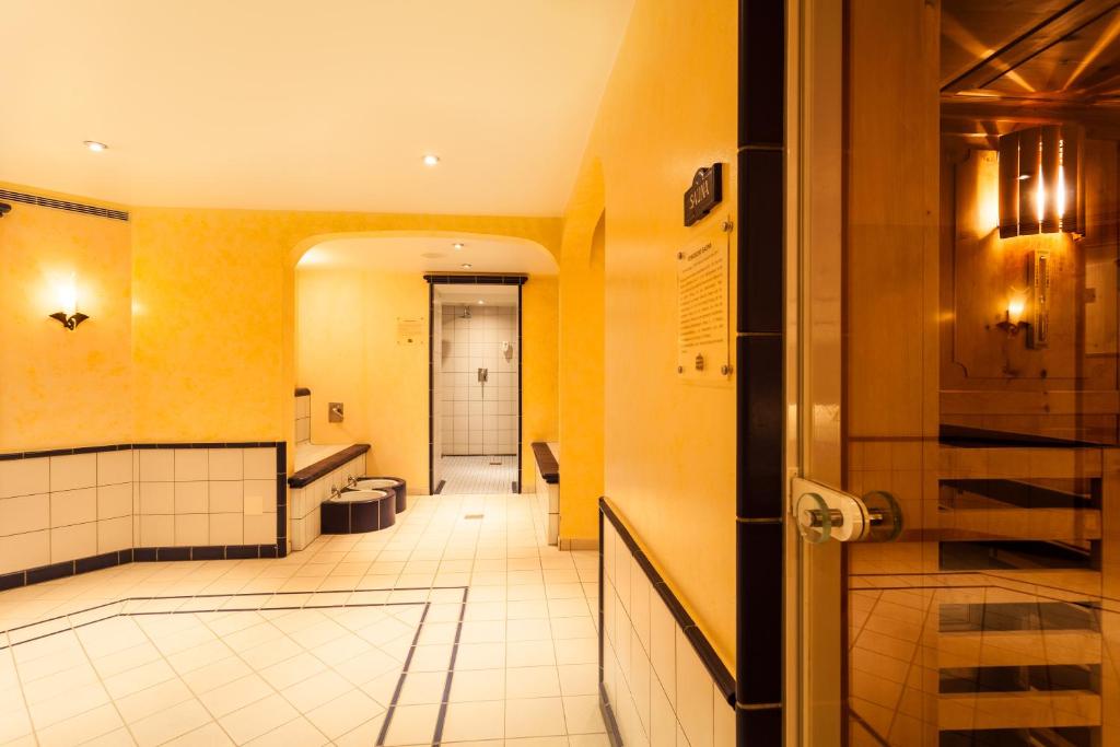 Koupelna v ubytování Sporthotel Wildstrubel