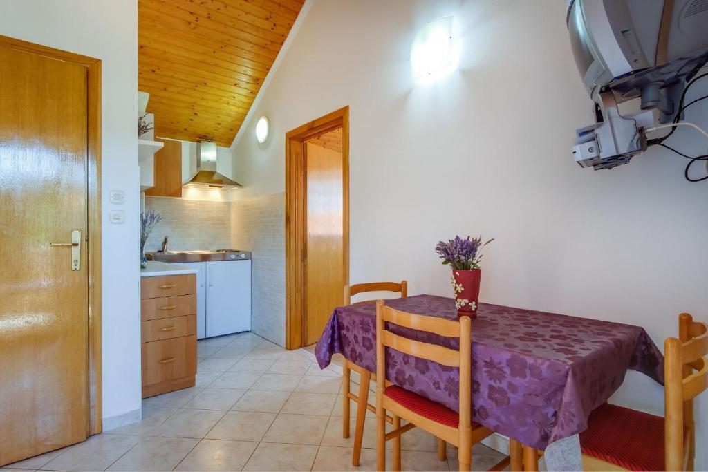 Kuchyň nebo kuchyňský kout v ubytování Apartments Stipe