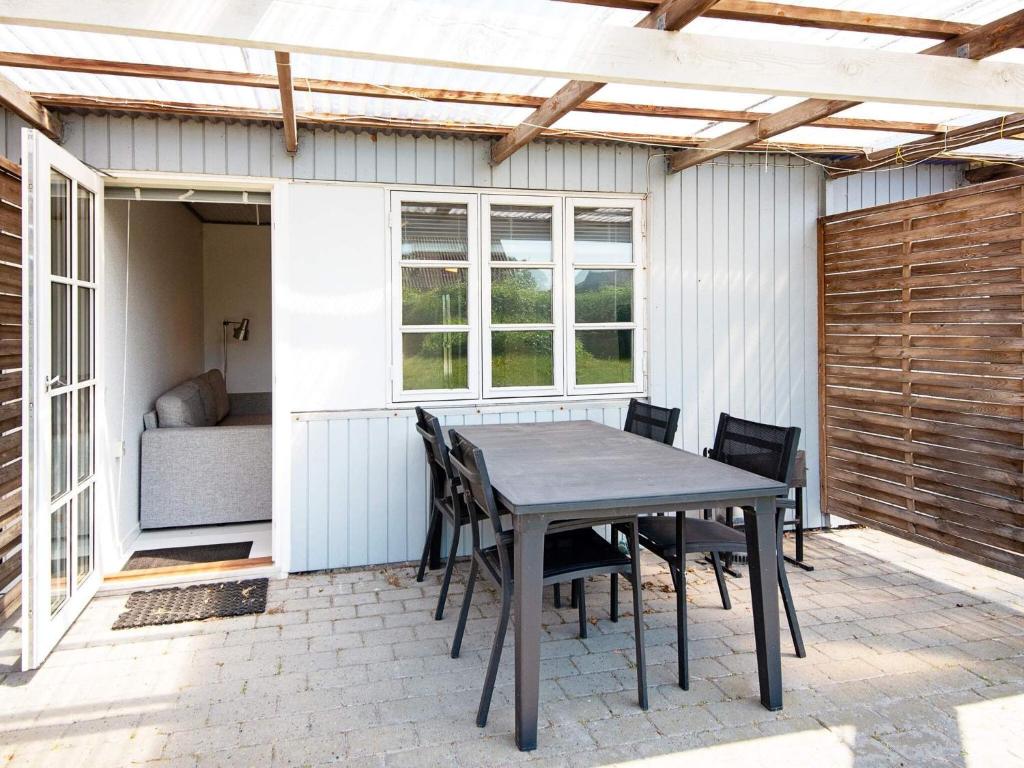 Balkón nebo terasa v ubytování 4 person holiday home in Sydals
