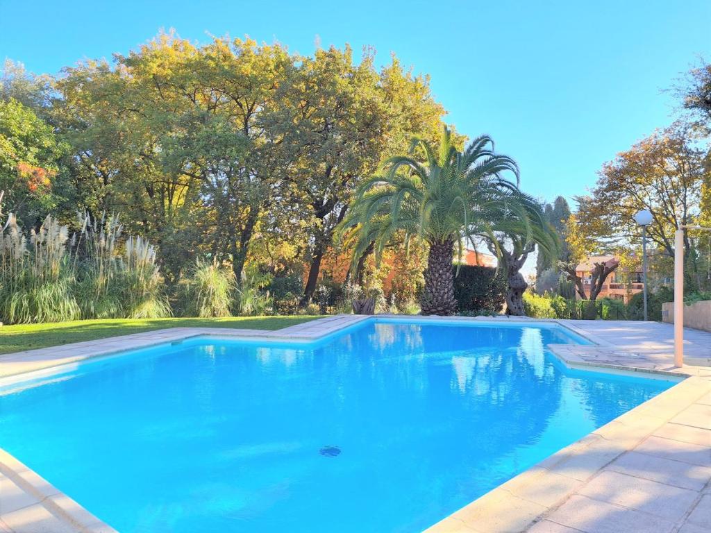 Photo de la galerie de l'établissement Superbe 4P in RDJ avec piscine residence - Parking, à Cagnes-sur-Mer