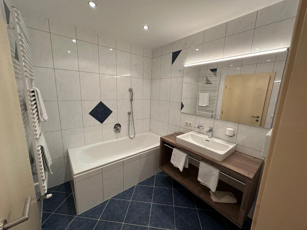 Koupelna v ubytování Hotel Garni Dorfblick