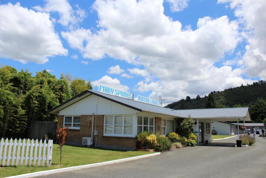 Fairy Springs Motel - Resim 23