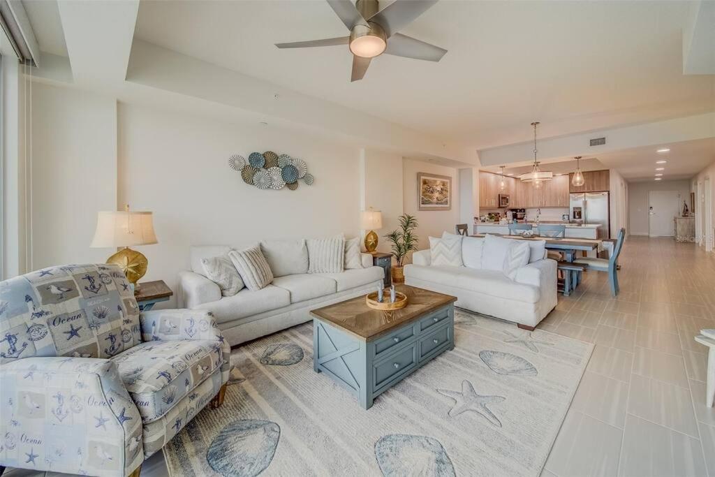 A closer look at Penthouse View Apartment Amenities