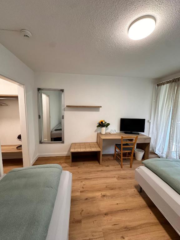Postel nebo postele na pokoji v ubytování Business Hotel Riverside