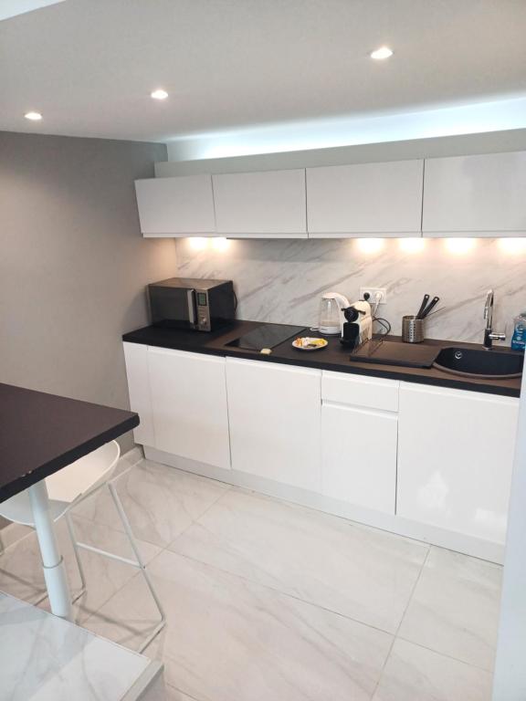 Φωτογραφία από το άλμπουμ του Studio le diamant, 3pers, 2 lits, wifi σε Αζάν