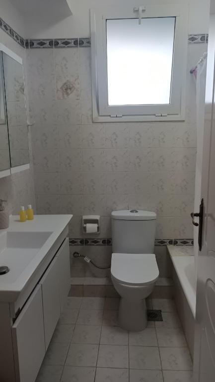 Vannas istaba naktsmītnē Alexadra's house Κάτω Αλμυρή