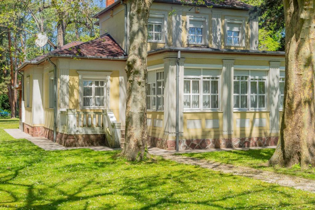 Sellő Beach Villa 8638 Balatonlelle, 42 Köztársaság utca kép - 1