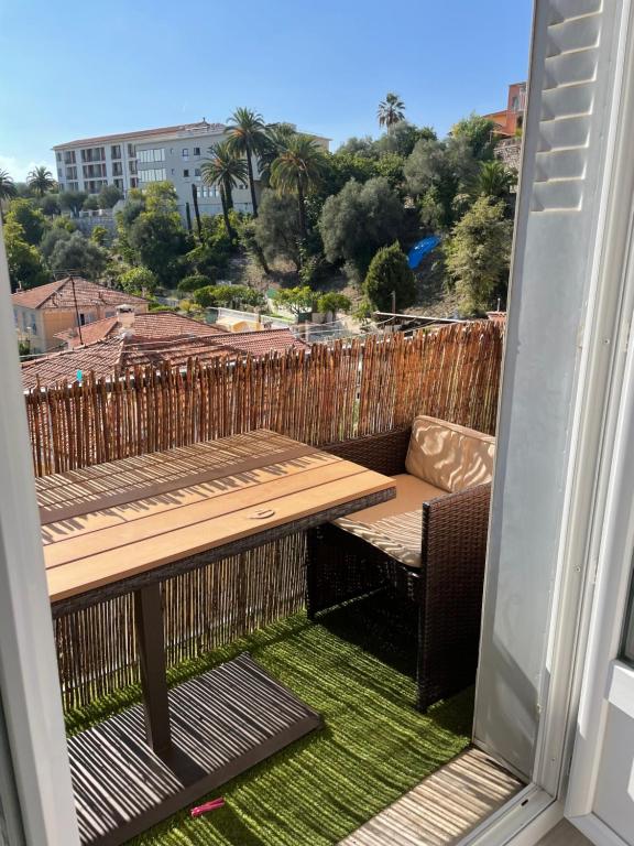 Balcon ou terrasse dans l'établissement Spacieux/paisible 5 pièces en plein coeur de Nice