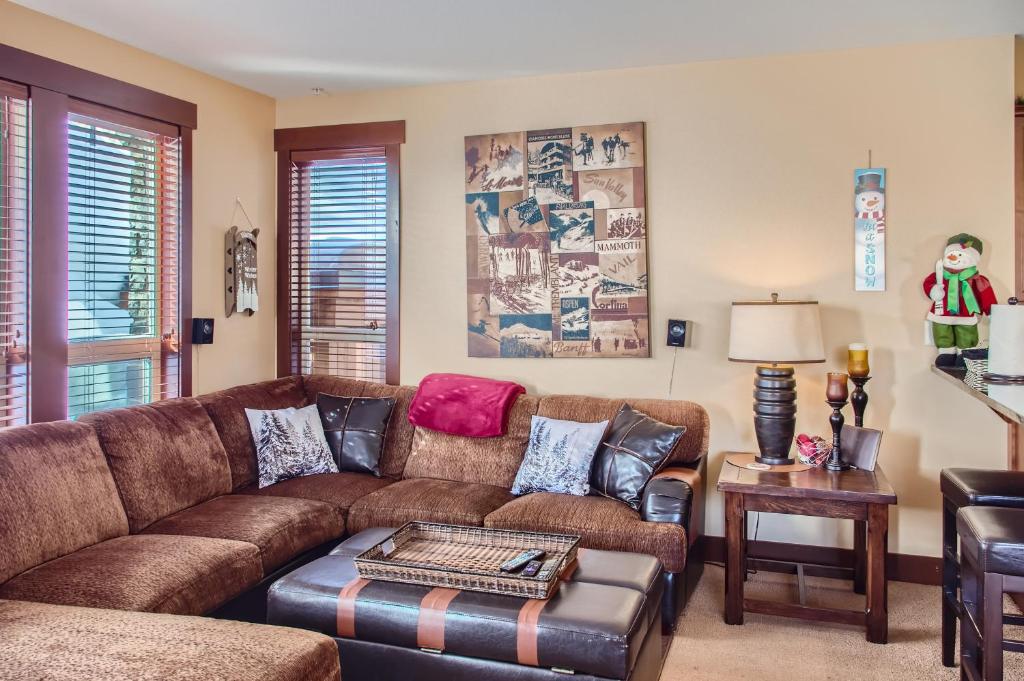 Χώρος καθιστικού στο Stonegate Resort Unit C103