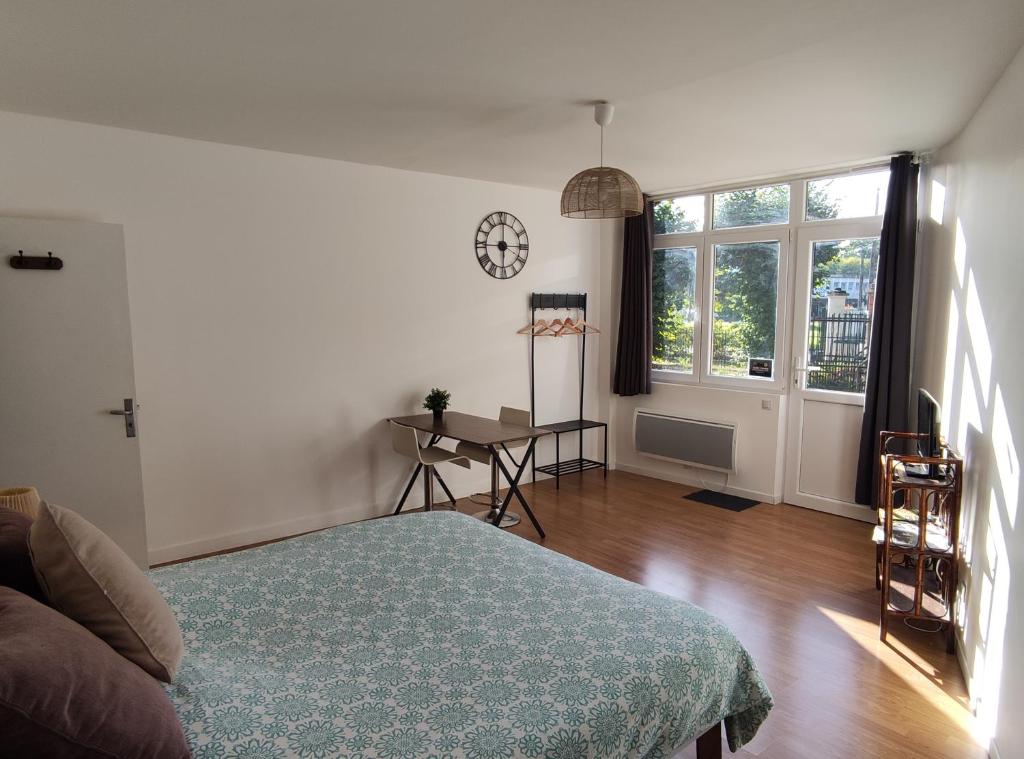 L'Ecrin d'Emile - Grand Studio Meublé au Calme - Appartement Met één Slaapkamer