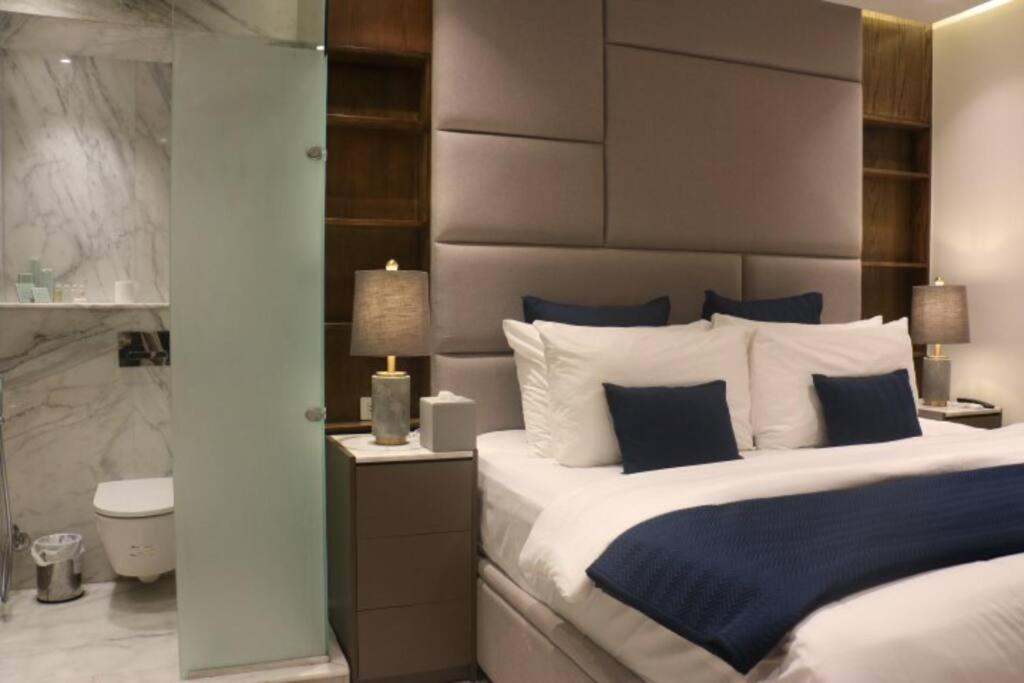 Ένα ή περισσότερα κρεβάτια σε δωμάτιο στο Luxury Apartments with G-Prestige 503