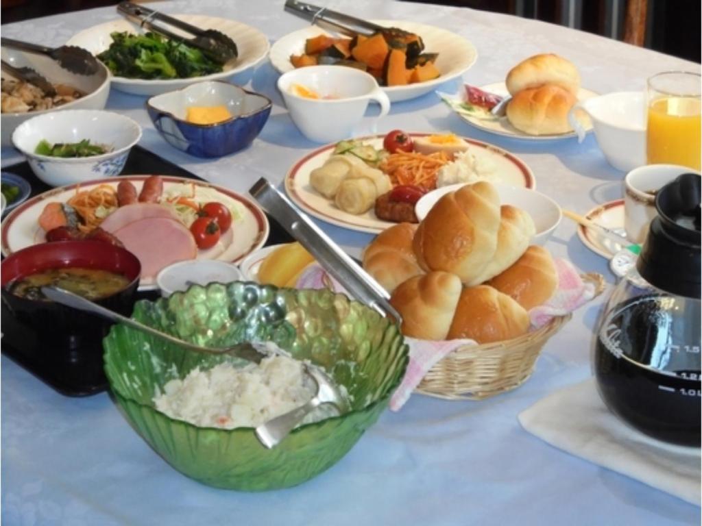 ホテルの敷地内または近くでの食事または食べ物
